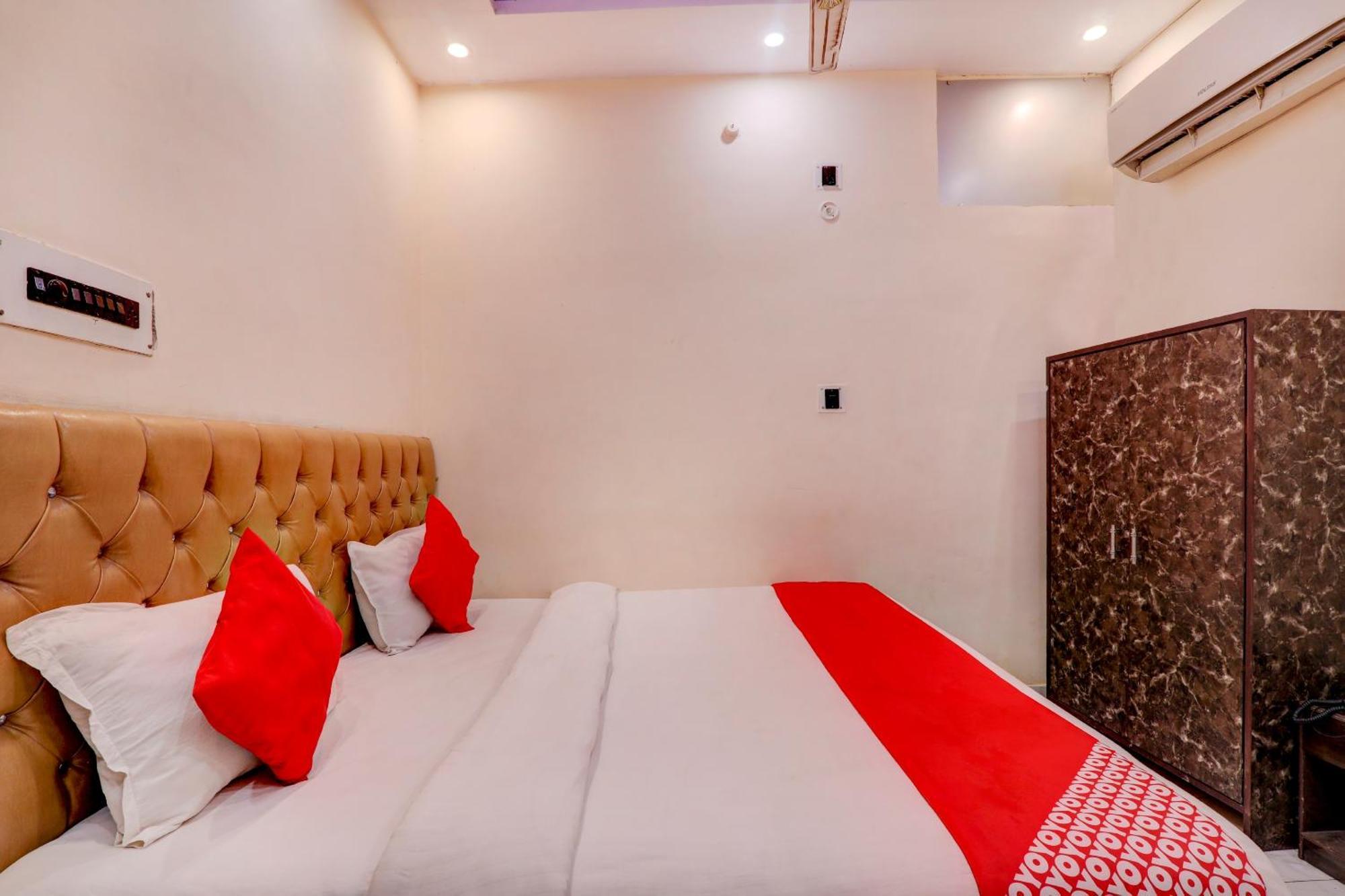 O Moon Palace Near Sahara Ganj Mall 3* Lucknow